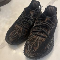 Yeezy Shoe 6y