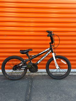 Schwinn Koen kids' bike featuring 18-inch wheels and a BMX-style