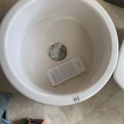 Round White Vanity Sink