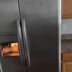 Brand New Refrigerator New new 500$