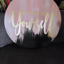 28". Round Wall Decor Pickup Only Cash 