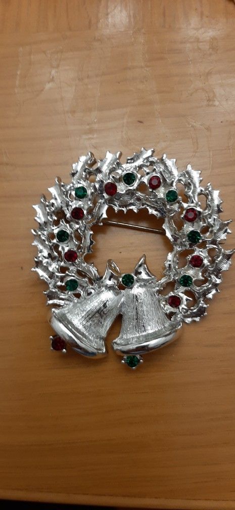 Vintage Gerrys Wreath Brooch  silver bells Holiday Pin