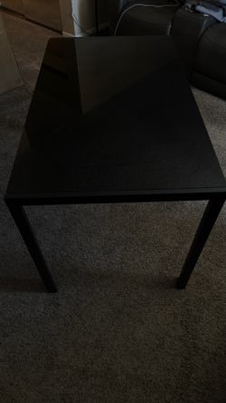Dining room table