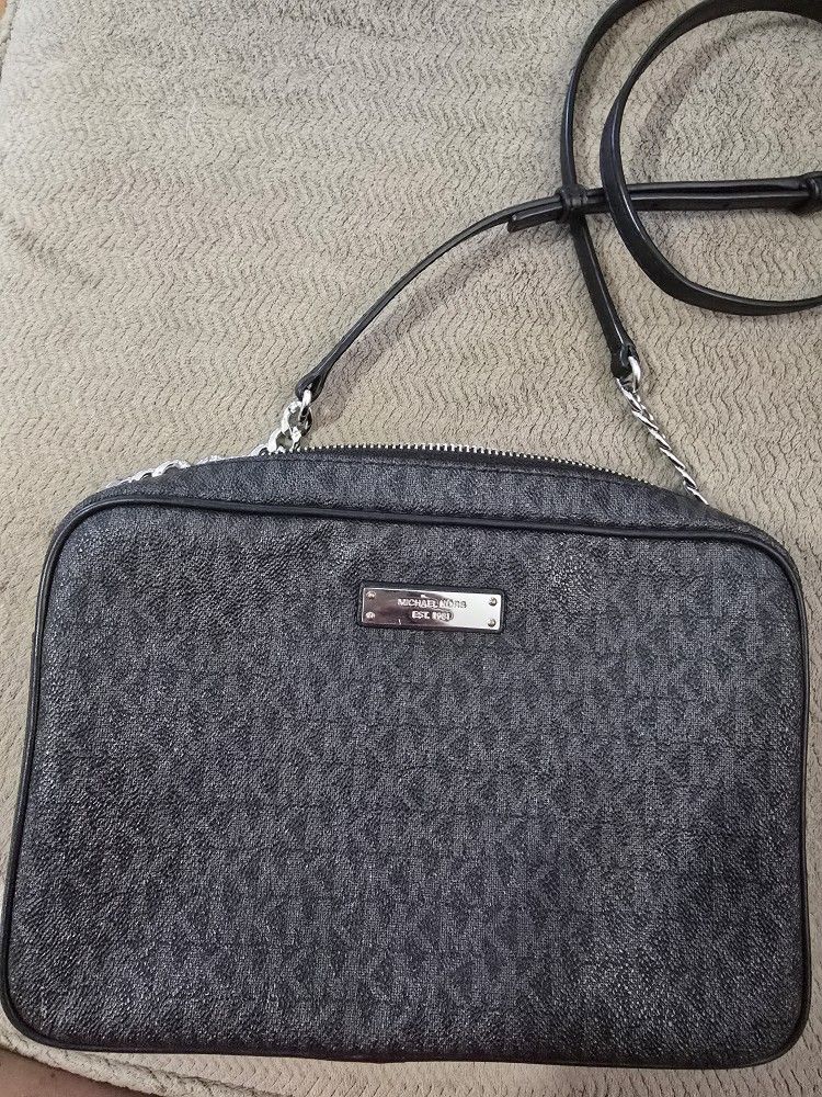 Michael Kors Black Small Jet Set Crossbody Bag
