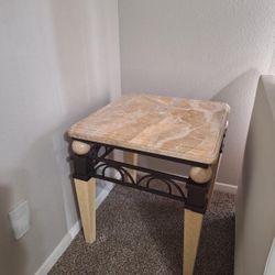2 Furniture Corner Tables 