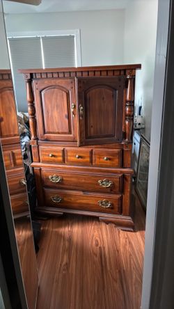 Brohill dresser 6 drawers