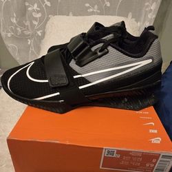 Nike Romaleos 4 Black/Grey/White Weightlifting Shoe Mens 6.5 /Womens 8