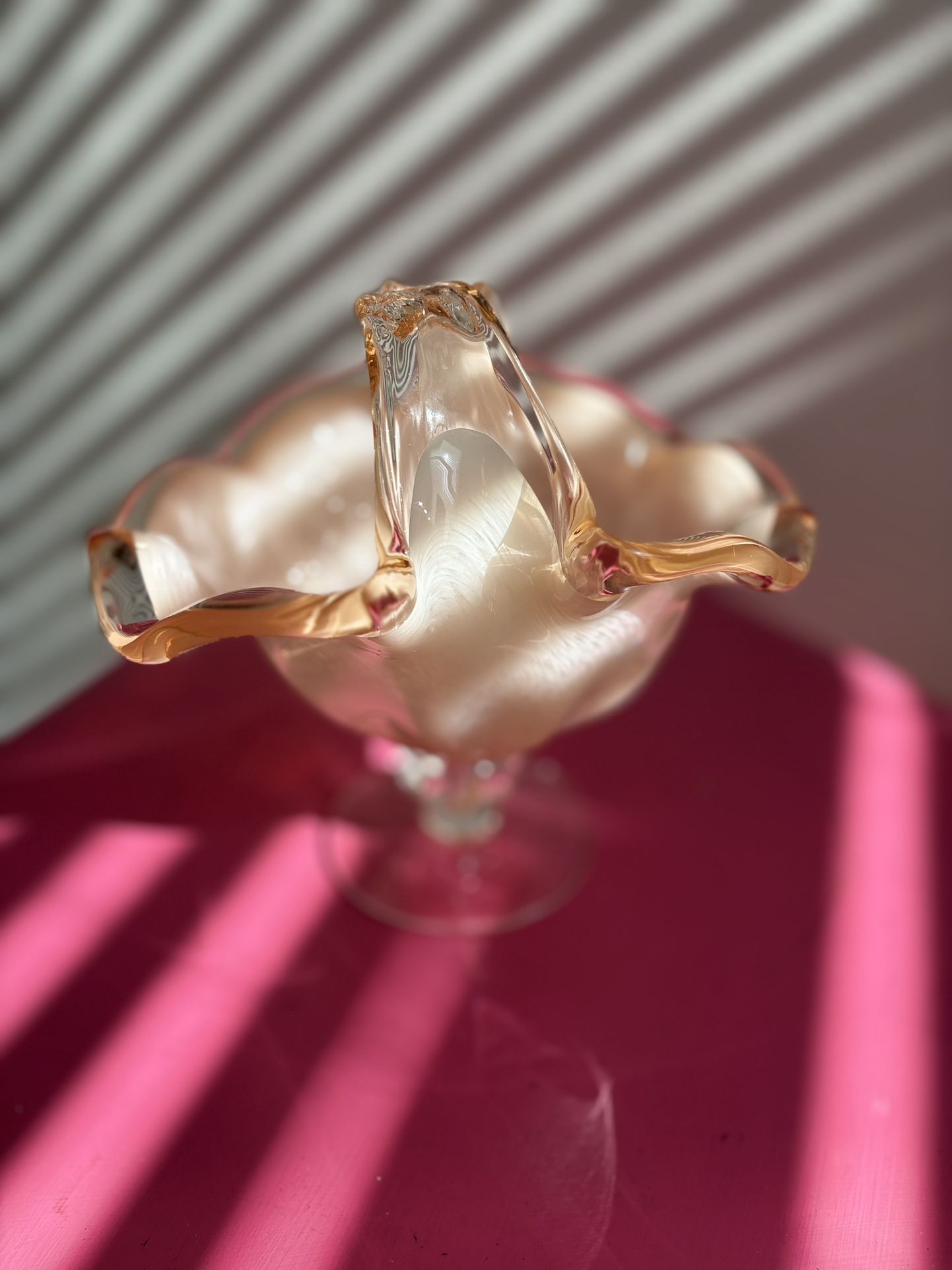 Vtg Murano Style Art Glass Two Tone Pink Handled Ruffled Footed 7.5 in. Basket