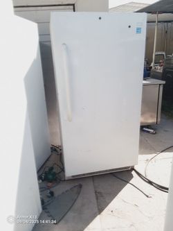 Big Freezer In Good Working Condition $250 Included Delivery And Guarantee