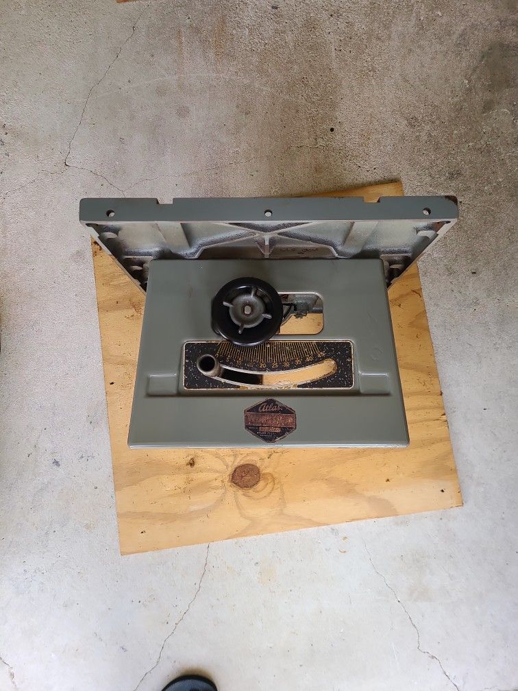 Vintage Atlas Saw