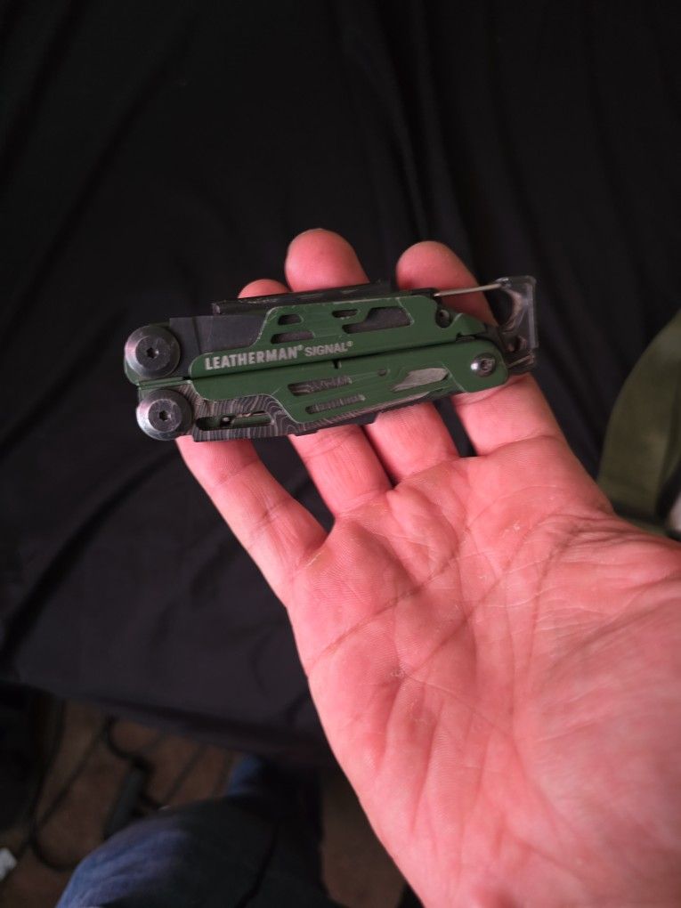 Leatherman Signal