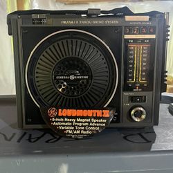 Vintage Fm-Am 8 Track Radio