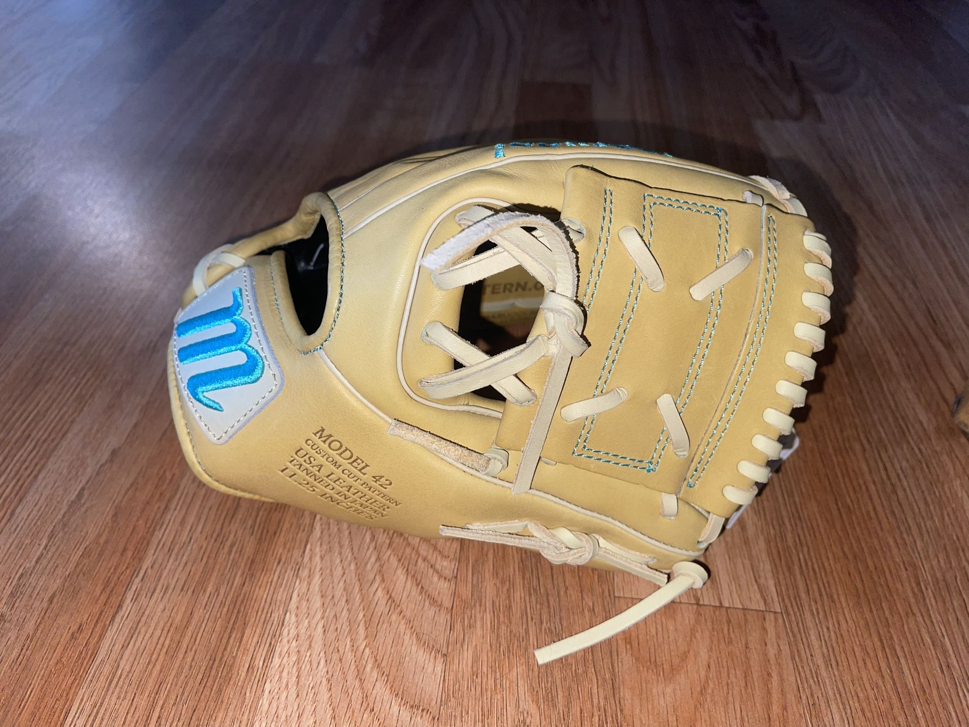 Marucci Cypres Series Model 42 baseball glove