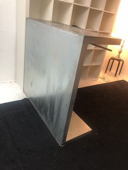 Rack with top like bar , super heavy metal and very strong , can be use for hang clothes or like bar with some stools pure metal , very strong and ha
