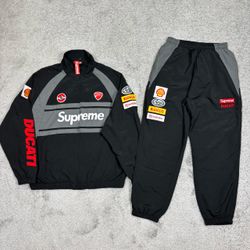 Supreme size medium 2 piece set