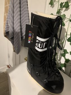 Moon Boots