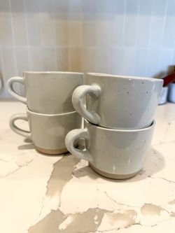 Crate & Barrel 14 oz Welcome II Mug x4