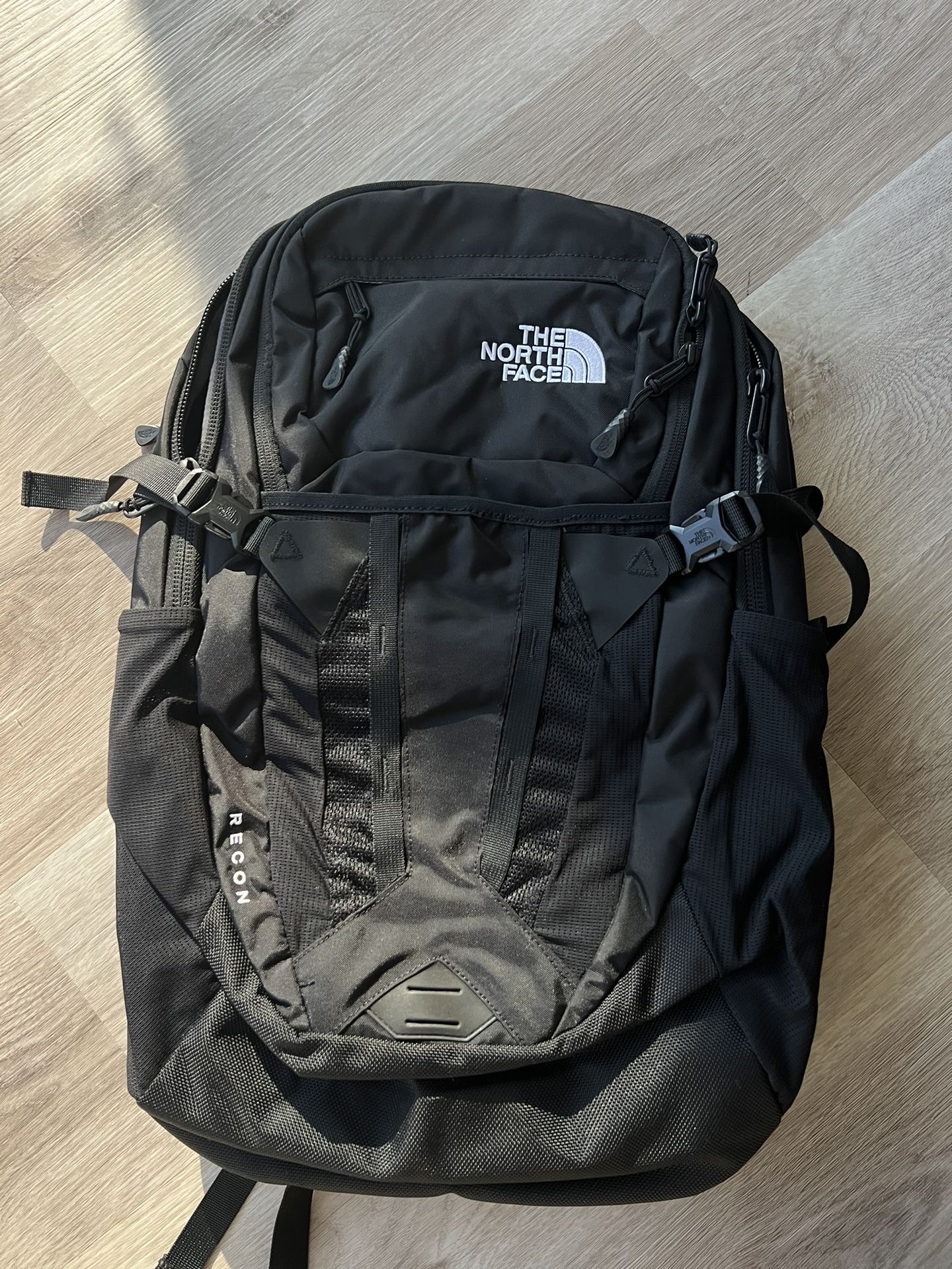 The North Face Unisex Recon 30 Liter Backpack Laptop Student School Bag