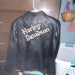 Like New Women's Size L Leather Jacket