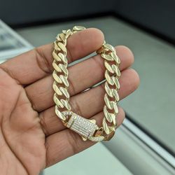10kt Real Gold Monaco Bracelet 11.1mm 8 Inch for Sale in Houston, TX -  OfferUp