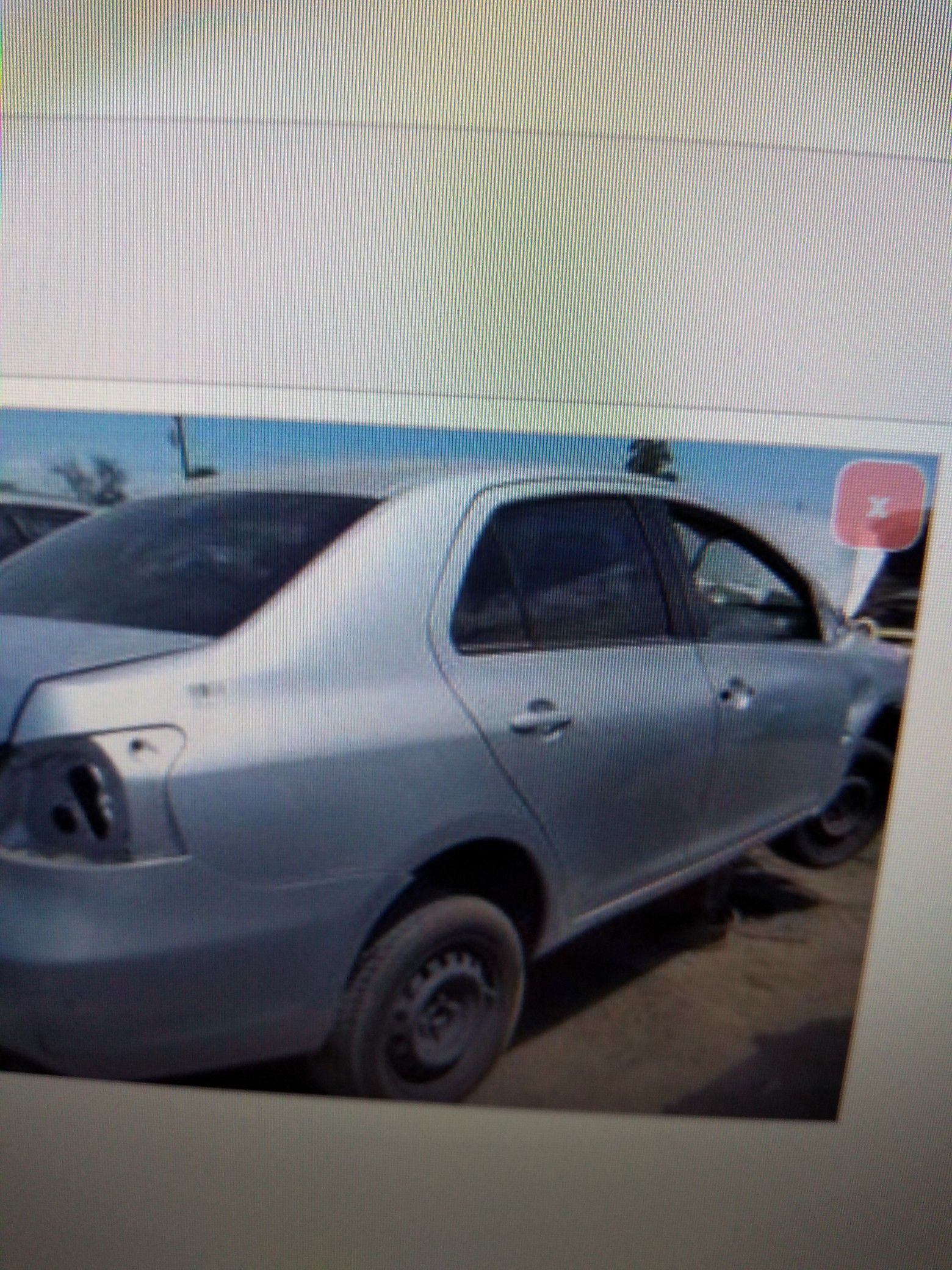 2007-2012 Toyota Yaris 4dr for parts