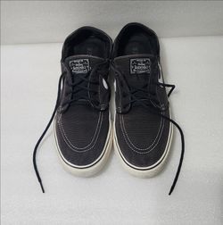 Pair of Black and White Nike Zoom Air - Stefan Janoski SKATE shoes