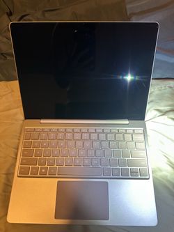 Microsoft Surface Laptop Go
