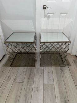 2 metal mirrored 18 W x 18 L x 22 H inch