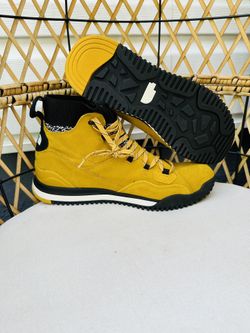 The North Face Back-To-Berkeley III Sport Waterproof Hiking Boots Mens Size 14 Brand new without original box some stains , please see picture for det