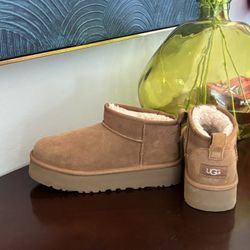 Uggs Women’s Size 5