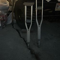 Crutches 