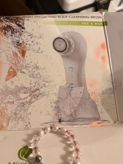 Facial brush
