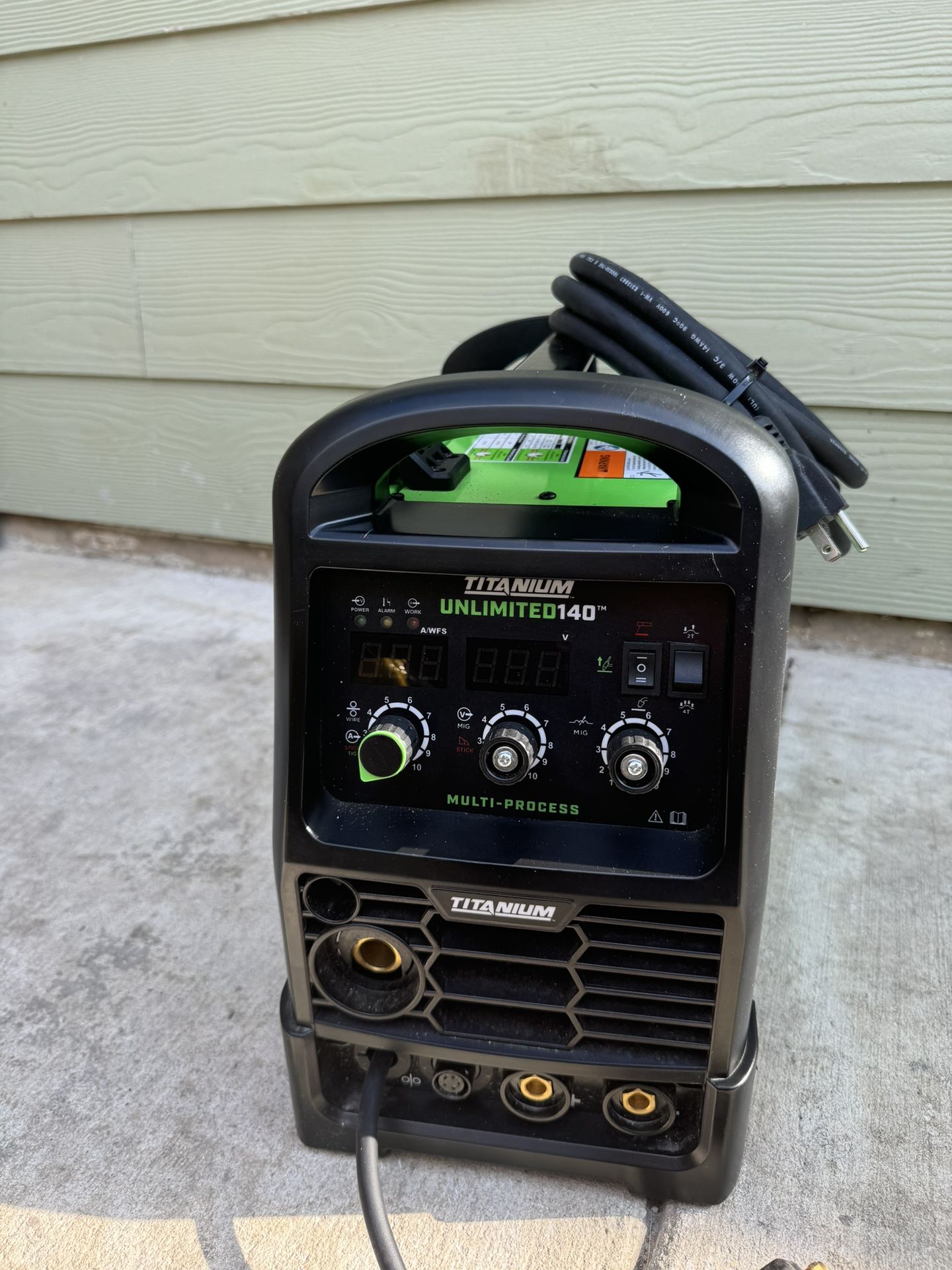 TITANIUM UNLIMITED 140 Professional Multi-Process Welder with 120V Input