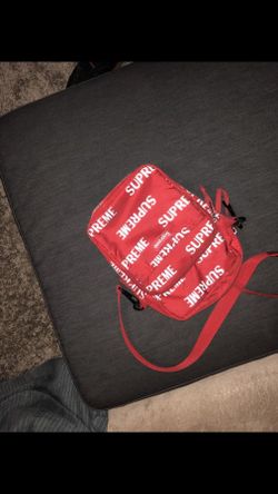 Supreme shoulder bag red