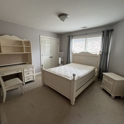 Full Size Bedroom Sets ،and Mattress For Sale 