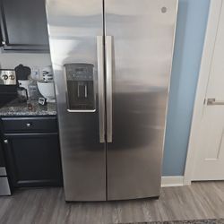 Refrigerator 