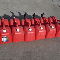 12 Scepter 5 Gallon Gas Fuel Cans