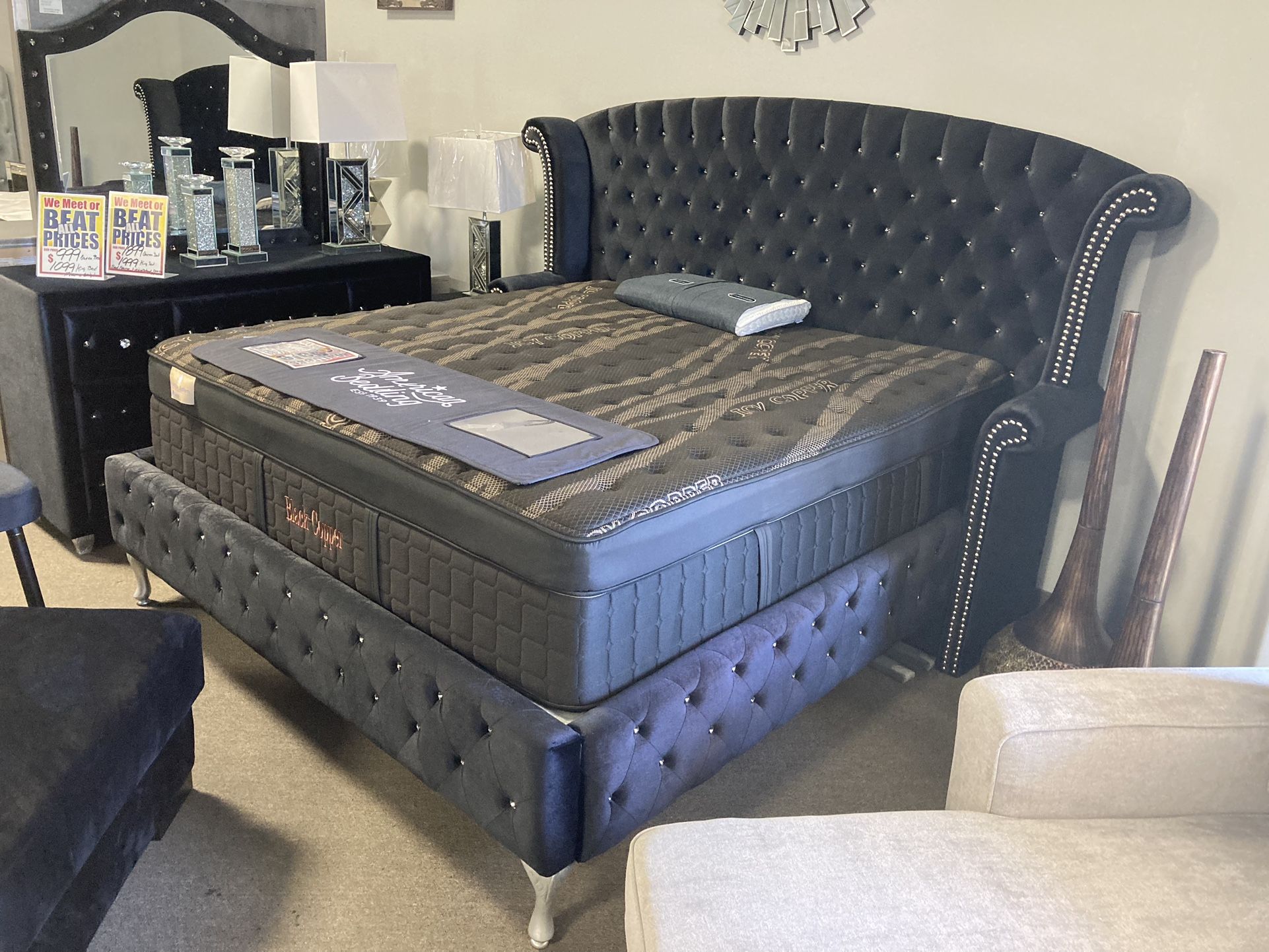 Perfect Bedroom Set! $1,899! Easy Financing! π πβοΈ