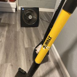 Dewalt Fiberglass Handle Carbon Steel Digging Shovel Heavy Duty