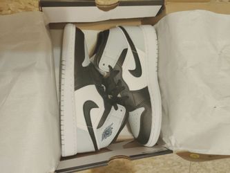 Air Jordan 1 Brand New Sz 4y BIG Kids!