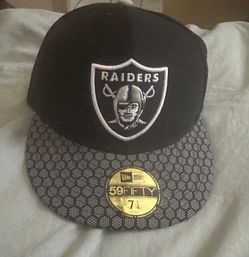 Raiders Fitted Hat 7 1/4 Official NFL