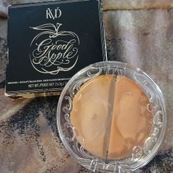 Kat Von D  "Good Apple"  Foundation Compact