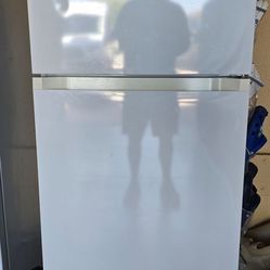 REFRIGERATOR/ FREEZER