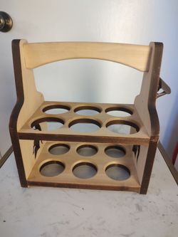 Wooden Trojan bottle carrier