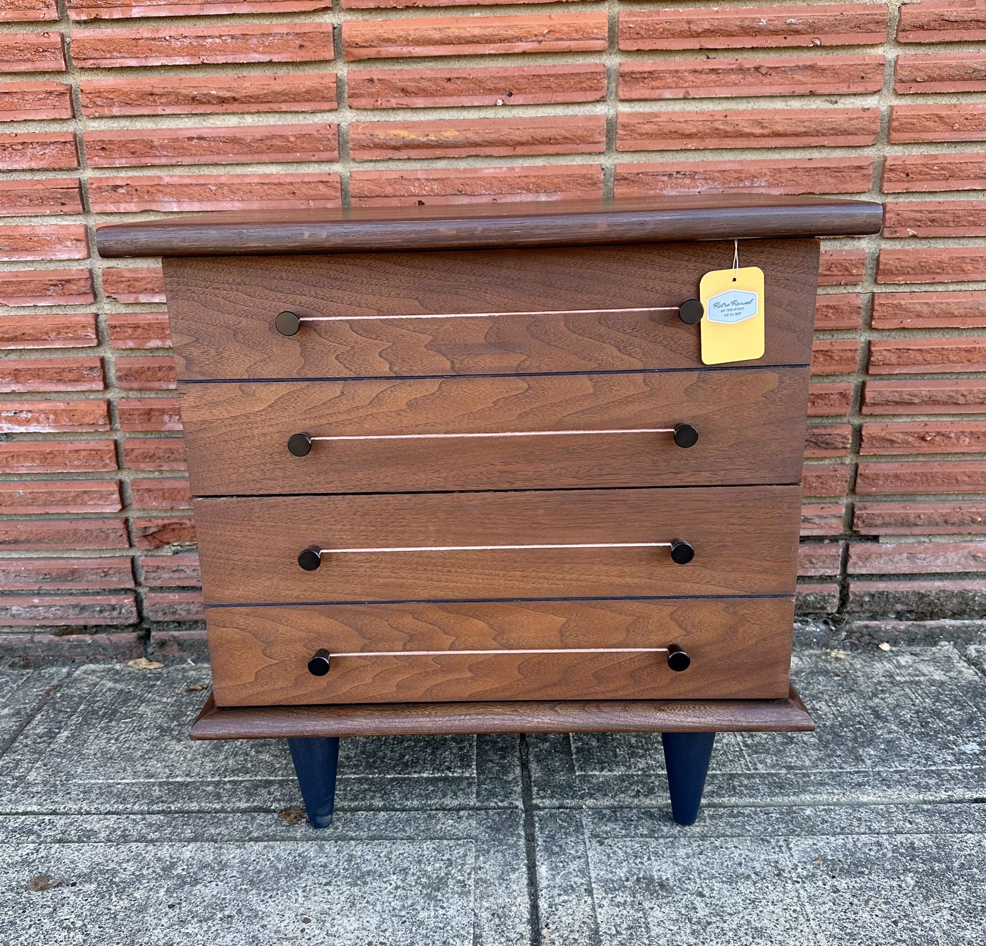 Refinished 1960’s Link-Taylor Oak End Table/Nightstand