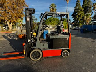 TOYOTA ELECTRIC FORKLIFT