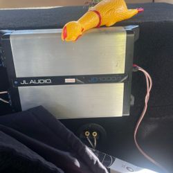 JL Audio Amp 1000/1 2 Channel/and Two 12 Kickers Como R