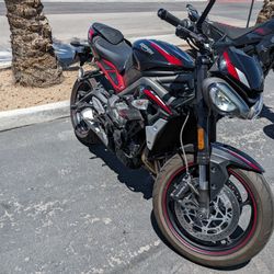 2020 Triumph Street Triple R 900 MILES