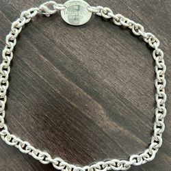 100% Authentic Tiffany & Co Please Return To Tiffany  Oval Tag Necklace 