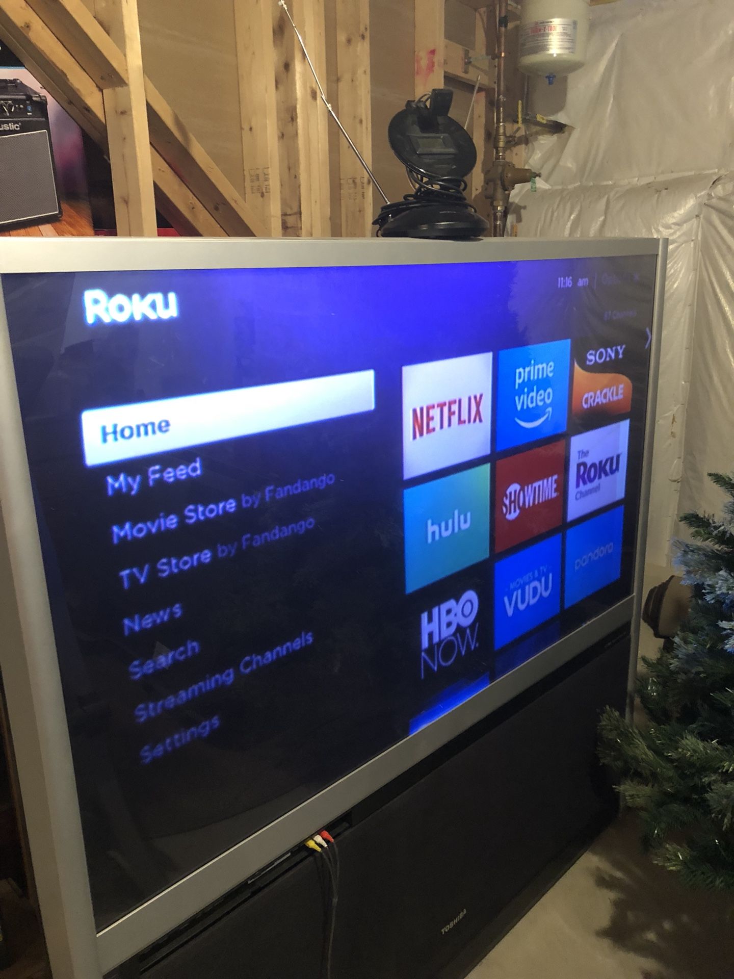 Toshiba 65” Theater Wide HD Rear Projection TV *pick up only*